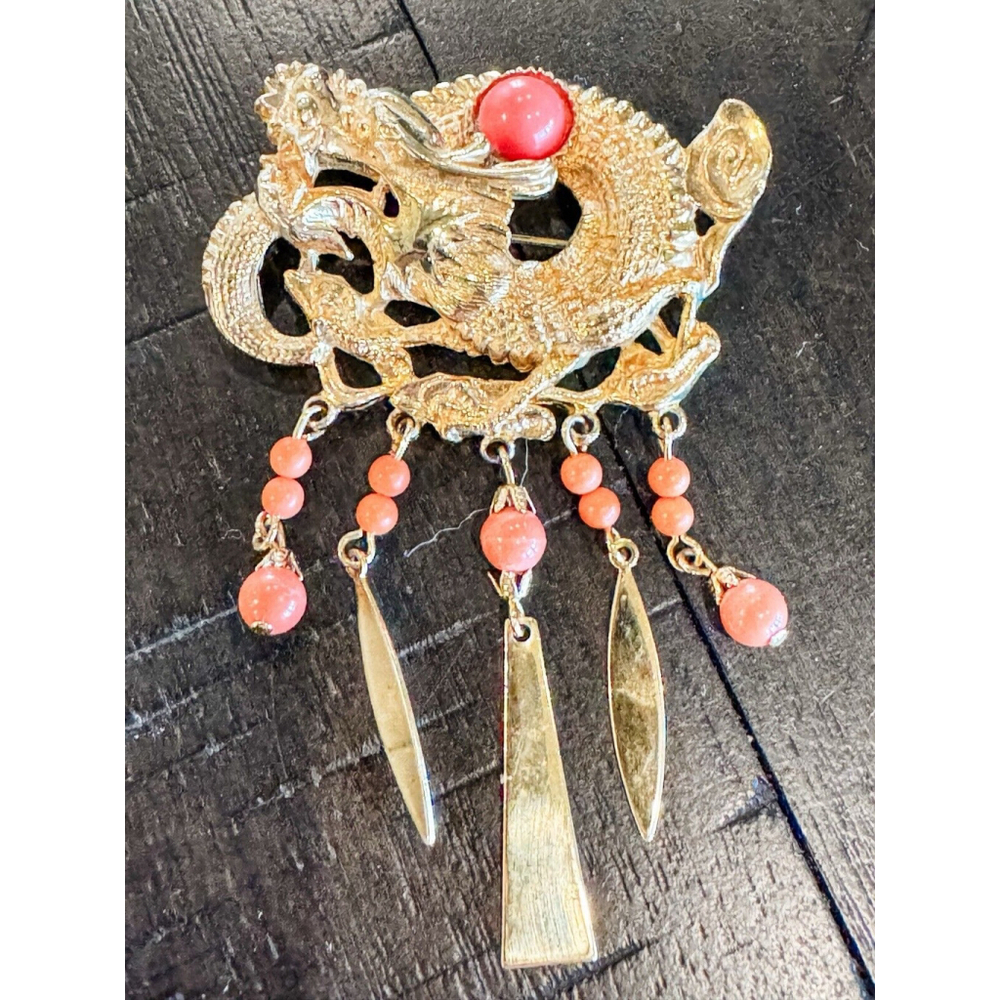 VINTAGE 1950'S E.P. GOLD - FAUX CORAL CHINESE DRAGON BROOCH BY ART - NEW YORK